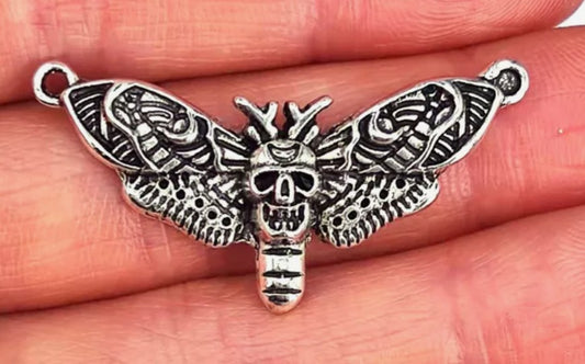 Moth charms skull 5pk