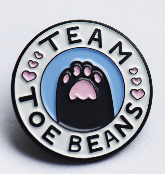 Team toe beans cat enamel pin badge