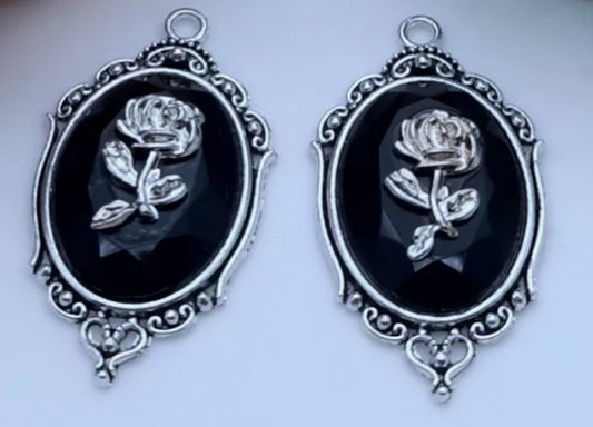 Gothic black and silver rose pendant 2pk